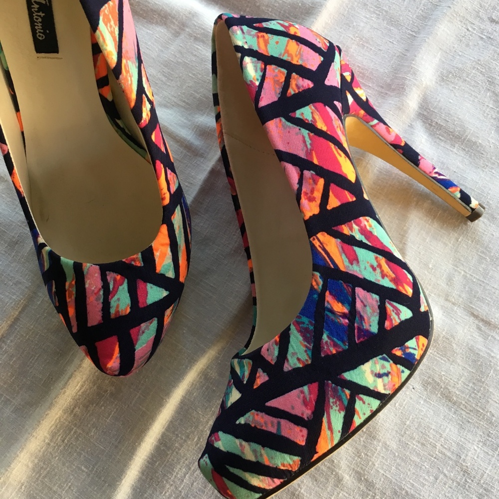 Michael Antonio Launey Fabric Heels - EUC!